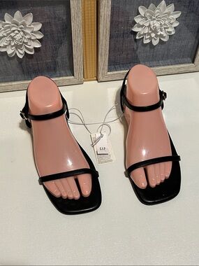 GAP Black Minimalist Strappy Square-Toe Sandals